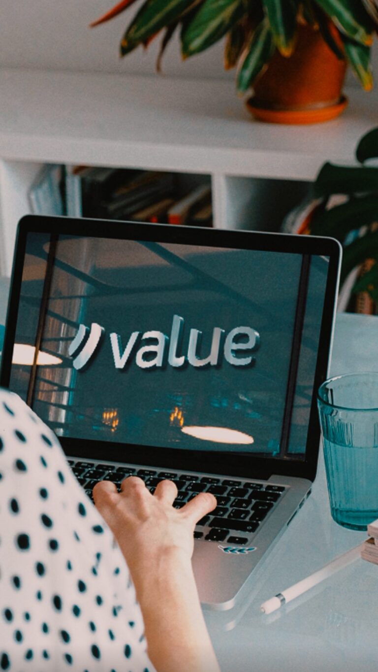 Instagram post from contavalue. This post is in position 13.